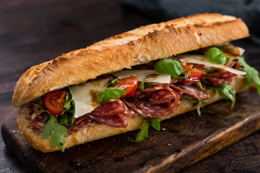 10- Sanduíche de Salame Colonial